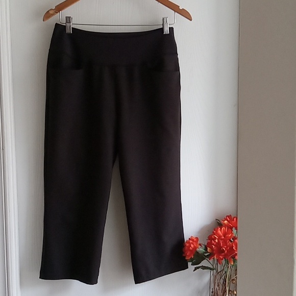 Puma | Black Golf /Yoga Capri Pants - Picture 2 of 7